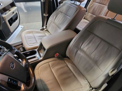 Used 2012 Dodge Grand Caravan SXT FWD image 14