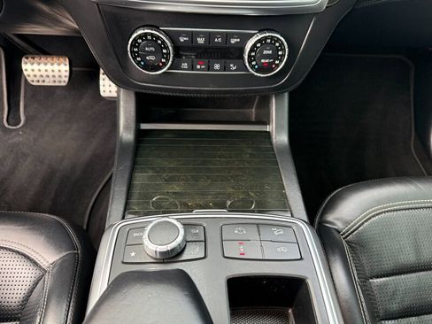 Used 2014 Mercedes-Benz GL 63 AMG 4MATIC image 19