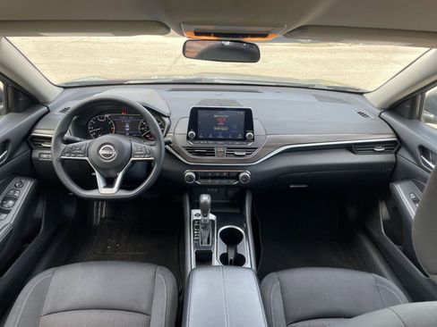 Used 2024 Nissan Altima 2.5 SV image 33