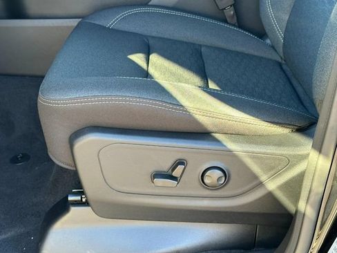 New 2026 RAM 1500 Big Horn AWD/4WD image 9