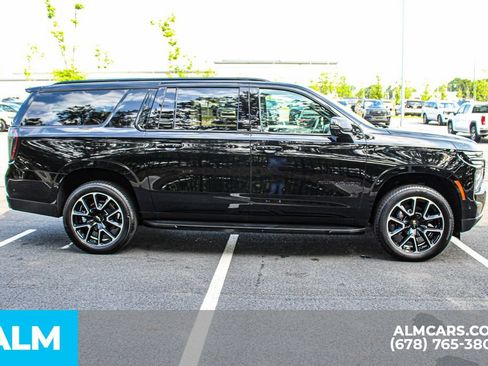 Used 2026 Chevrolet Suburban RST w/ Comfort Package AWD/4WD image 9