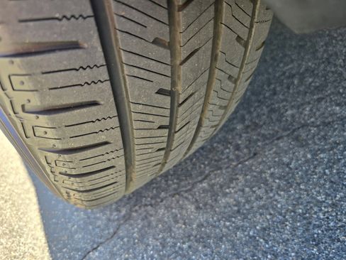 Used 2018 Land Rover Discovery HSE AWD/4WD image 38