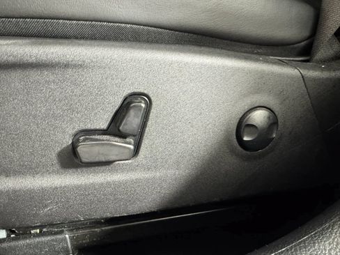 Used 2023 Chrysler 300 S RWD image 34