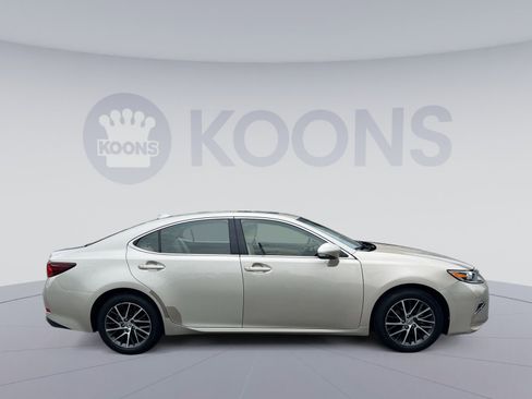 Used 2017 Lexus ES 350 w/ Luxury Package FWD image 8