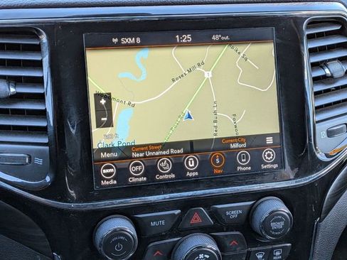 Certified 2022 Jeep Grand Cherokee Laredo X image 27