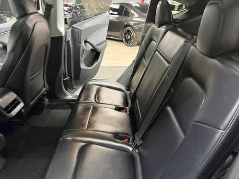 Used 2021 Tesla Model Y Long Range AWD/4WD image 36