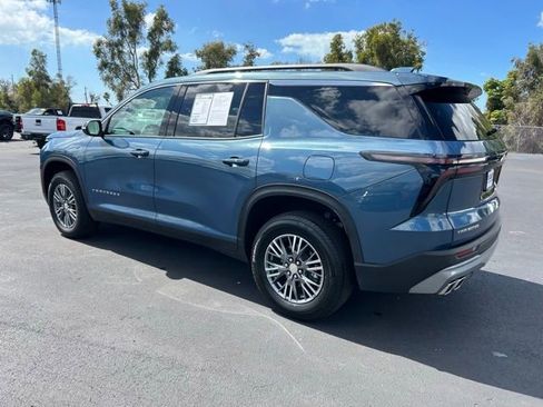 Certified 2025 Chevrolet Traverse LT image 4