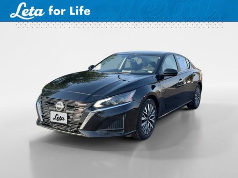 Used 2023 Nissan Altima 2.5 SV image 1