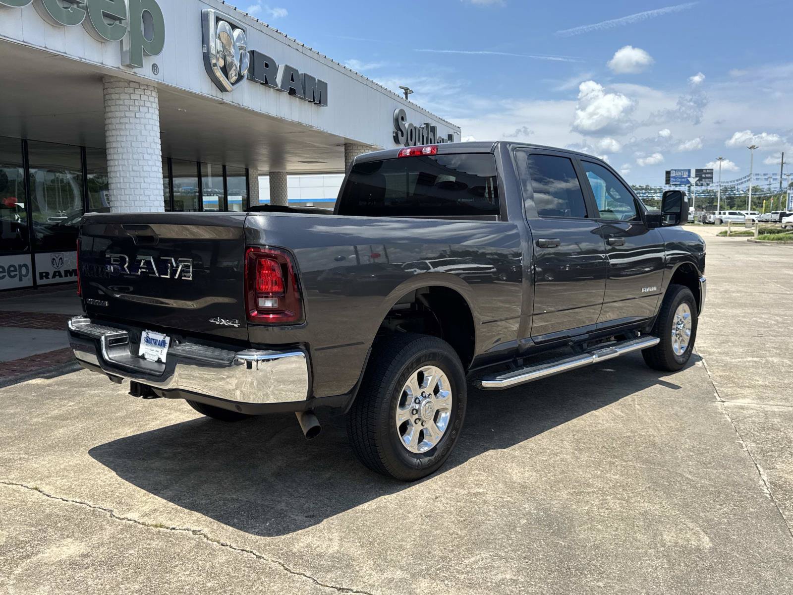 Used 2026 RAM 2500 Big Horn AWD/4WD image 7