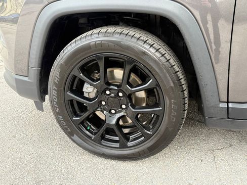 Certified 2022 Jeep Compass Altitude image 25