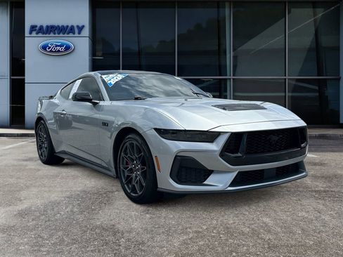 Used 2024 Ford Mustang GT Premium RWD image 2