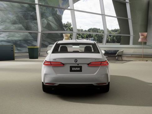 New 2026 BMW 540i xDrive image 5