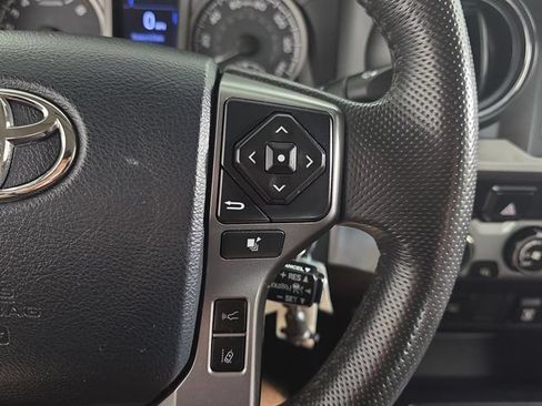 Used 2019 Toyota Tacoma SR5 AWD/4WD image 17