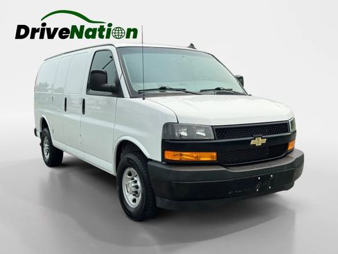 Used 2021 Chevrolet Express 2500 w/ Driver Convenience Package RWD image 3
