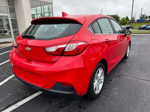 Used 2017 Chevrolet Cruze LT w/ Convenience Package FWD image 4
