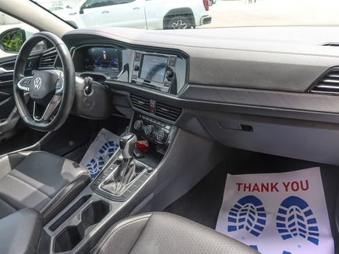 Used 2023 Volkswagen Jetta SE FWD image 18
