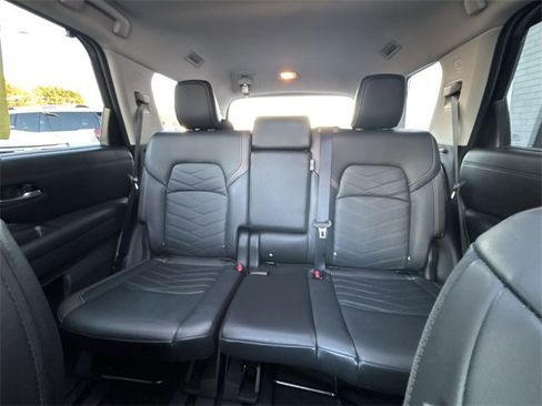 Used 2024 Nissan Pathfinder Platinum w/ Cargo Package image 25