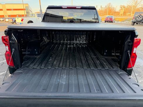 Used 2024 Chevrolet Silverado 1500 Custom Trail Boss AWD/4WD image 7