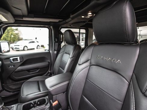 Used 2022 Jeep Wrangler Unlimited Sahara w/ Cold Weather Group image 22