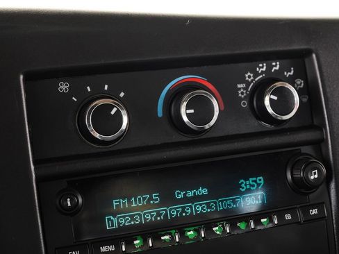 Used 2017 Chevrolet Express 2500 RWD image 18