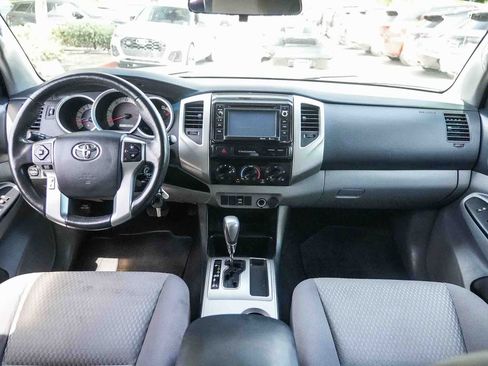 Used 2015 Toyota Tacoma PreRunner w/ SR5 Package RWD image 12