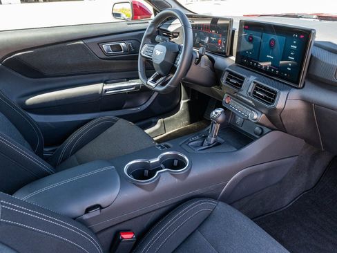 Used 2025 Ford Mustang Coupe RWD image 12