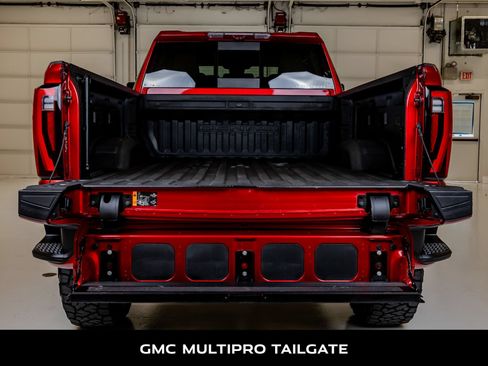 Used 2024 GMC Sierra 2500 Denali w/ Denali Reserve Package AWD/4WD image 9