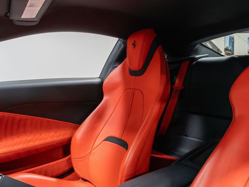 Used 2022 Ferrari Roma RWD image 14