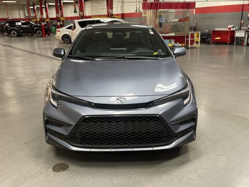 Used 2026 Toyota Corolla SE FWD image 3