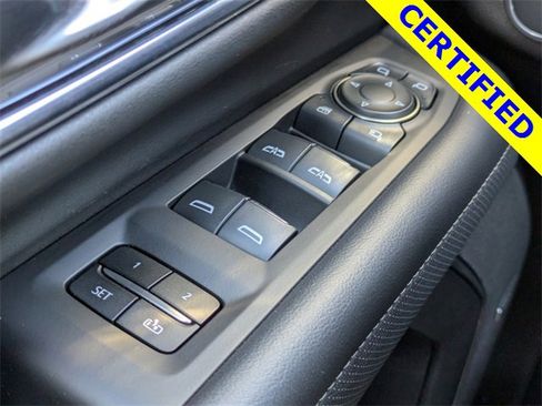 Used 2023 Chevrolet Suburban Premier image 22