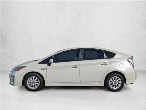Used 2015 Toyota Prius Prime Advanced image 9