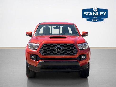 Used 2016 Toyota Tacoma TRD Sport w/ Towing Package RWD image 2