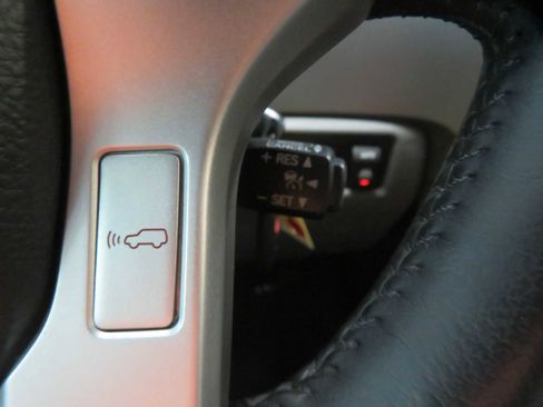 Used 2014 Toyota Sequoia Platinum AWD/4WD image 40