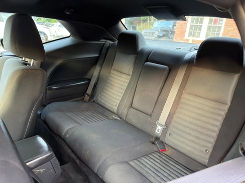 Used 2014 Dodge Challenger R/T RWD image 10