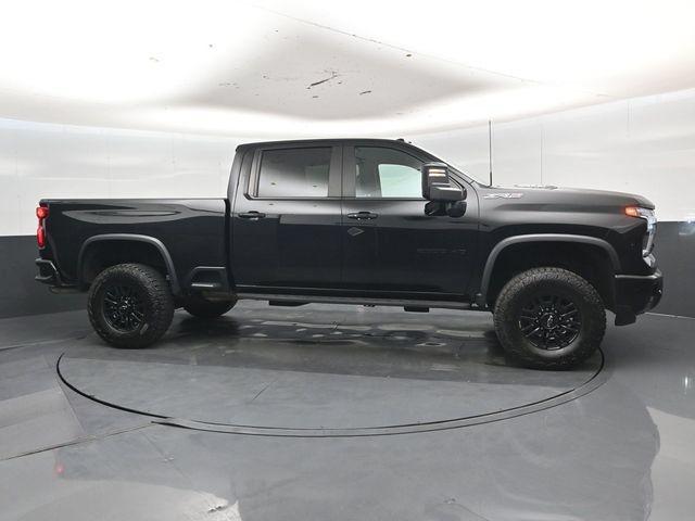 Used 2024 Chevrolet Silverado 2500 ZR2 w/ Technology Package AWD/4WD image 34