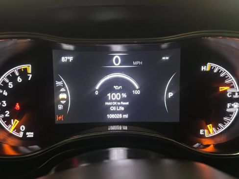Used 2018 Jeep Grand Cherokee Laredo AWD/4WD image 11