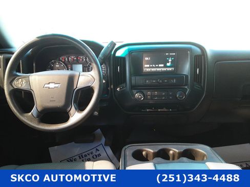 Used 2018 Chevrolet Silverado 1500 Custom image 15