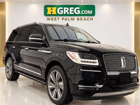 Used 2018 Lincoln Navigator Select w/ Technology Package RWD image 2