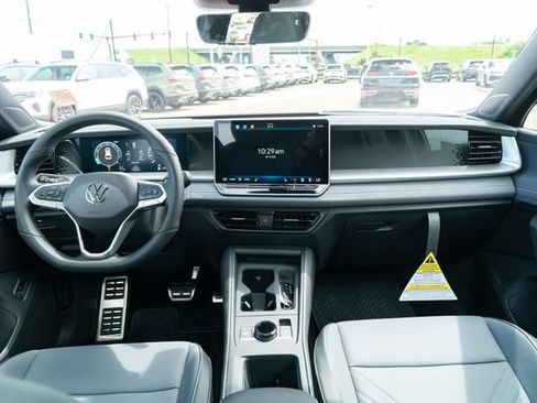 New 2026 Volkswagen Tiguan SE R-Line AWD/4WD image 32