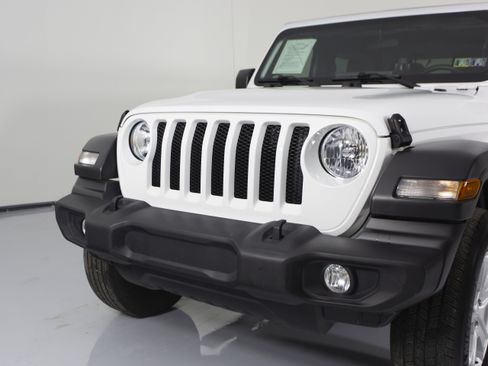 Used 2021 Jeep Wrangler Sport image 30