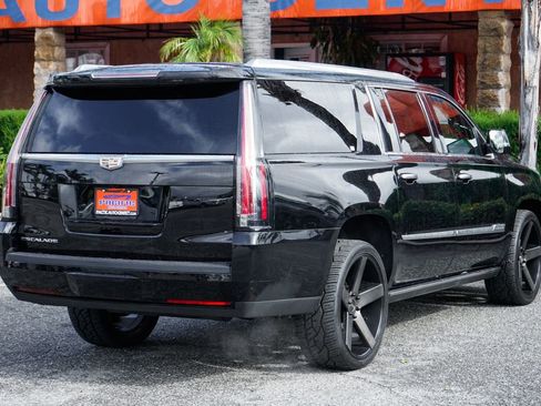 Used 2016 Cadillac Escalade ESV Platinum AWD/4WD image 14