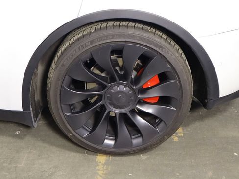 Used 2023 Tesla Model Y Performance AWD/4WD image 47