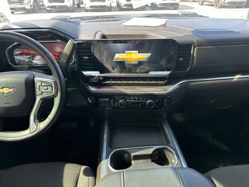 Used 2025 Chevrolet Silverado 2500 LT w/ All Star Edition AWD/4WD image 9
