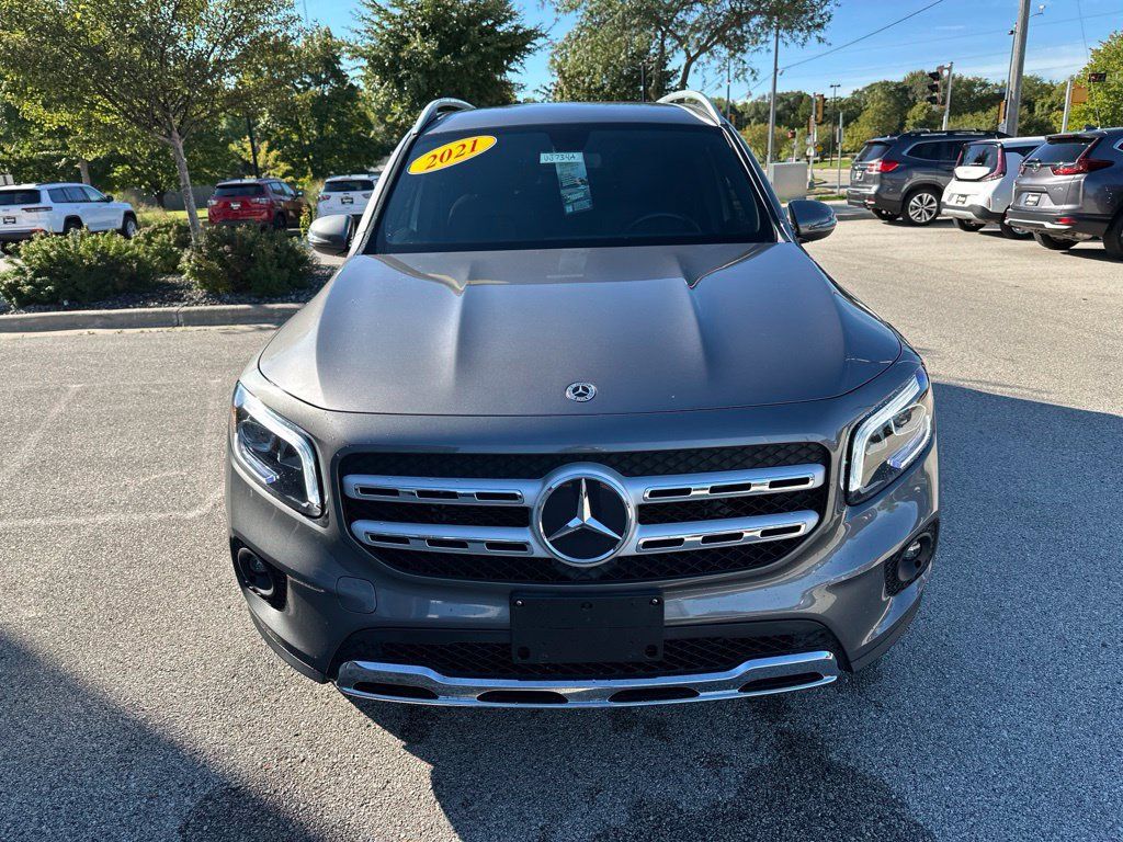 Used 2021 Mercedes-Benz GLB 250 4MATIC w/ Premium Package image 4