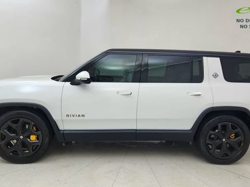Used 2025 Rivian R1S Premium AWD/4WD image 3