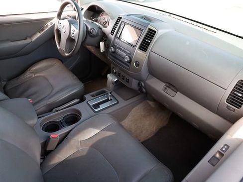 Used 2012 Nissan Frontier SL image 21