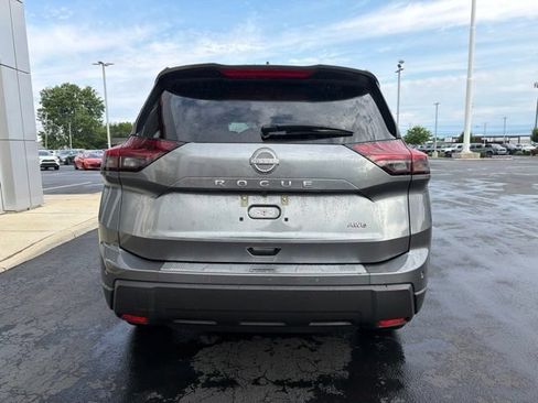 Used 2025 Nissan Rogue SV AWD/4WD image 6