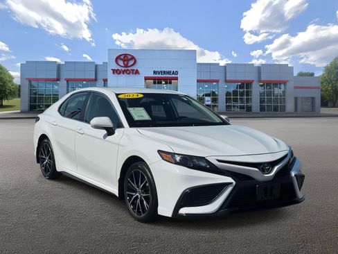 Certified 2024 Toyota Camry SE w/ Blackout Package (TMS) FWD image 2