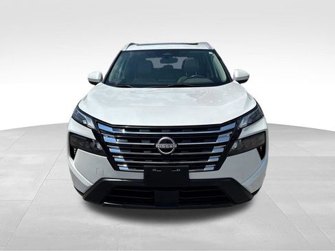 Used 2024 Nissan Rogue SV w/ SV Premium Package AWD/4WD image 9