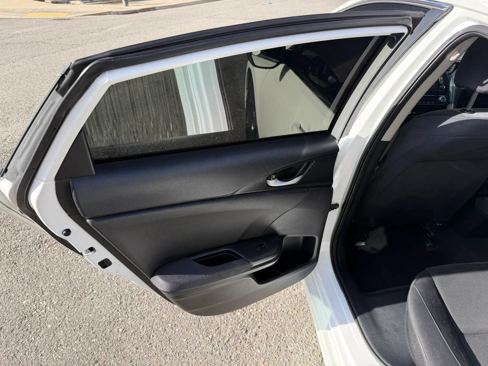 Used 2019 Honda Insight LX image 28